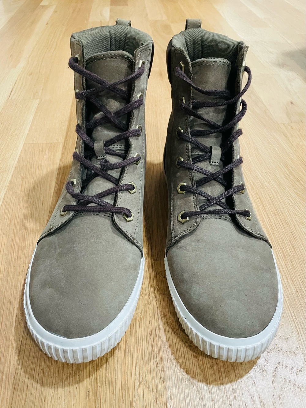 Timberland Woman boots High-Top Casual Sneakers in Olive Green Size 11